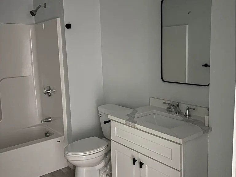 1 Lafayette Sq #102 — Photo 17
