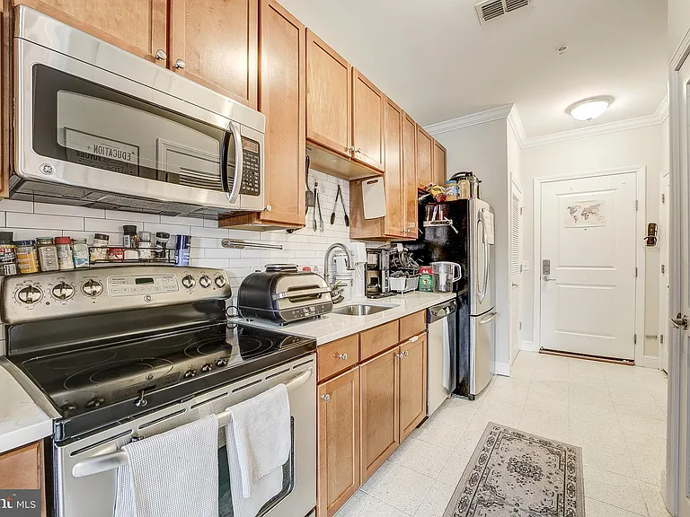 1391 Pennsylvania Ave SE #253 — Photo 6
