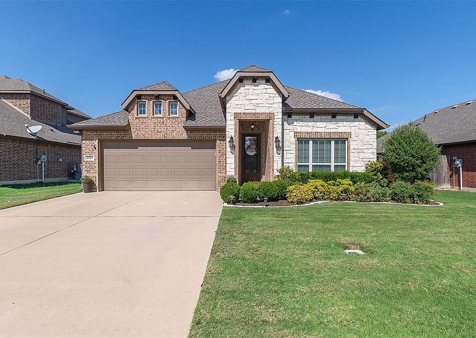1st image of 4029 Hyde Park Dr