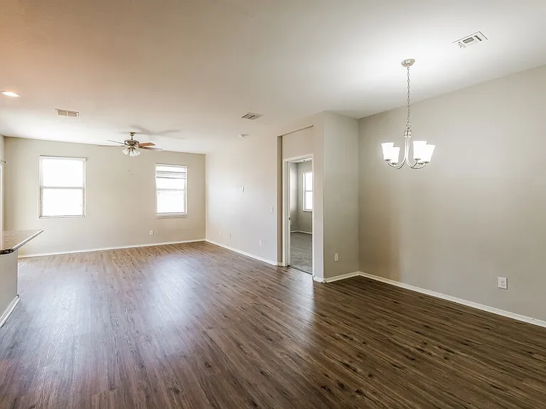 2444 W Tamarisk Ave — Photo 7