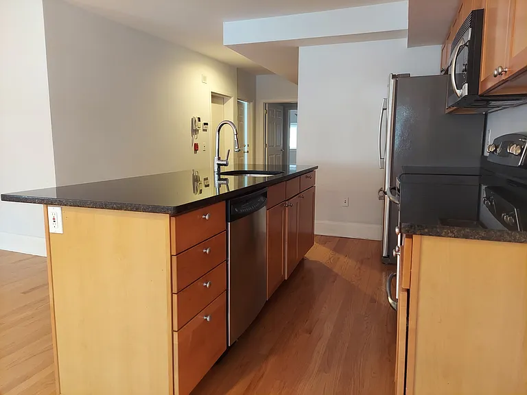1519 Spruce St #4 — Photo 6