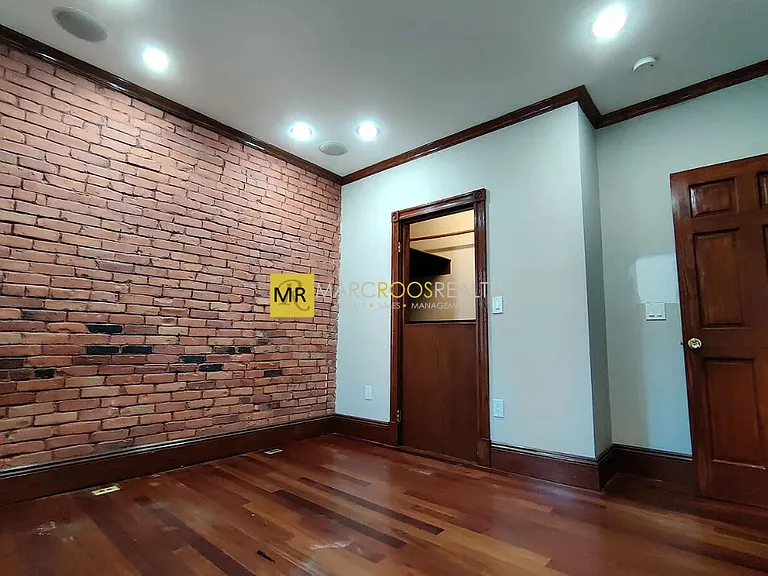 8 Strathmore Rd #4B — Photo 10
