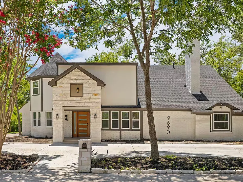 9690 Fallbrook Dr