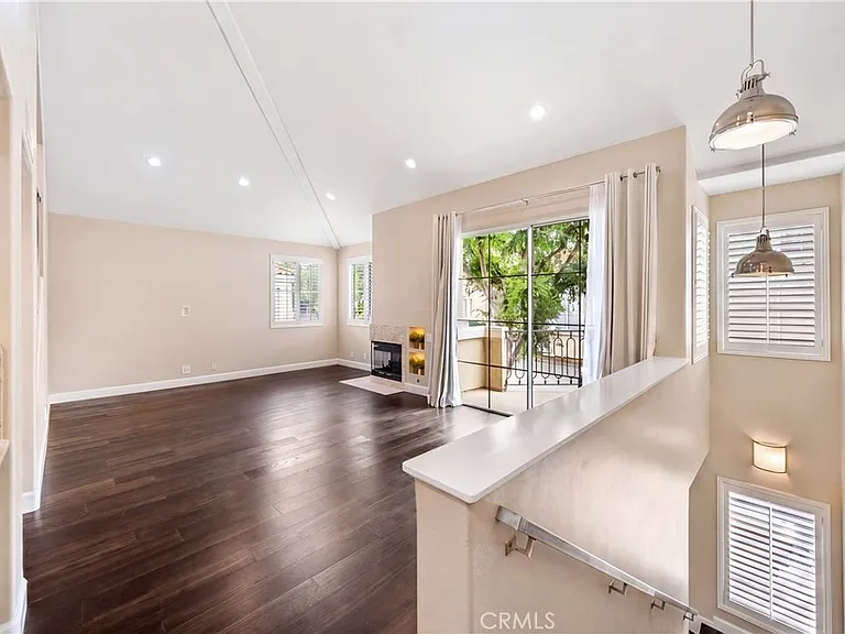 12 Opera Ln — Photo 2