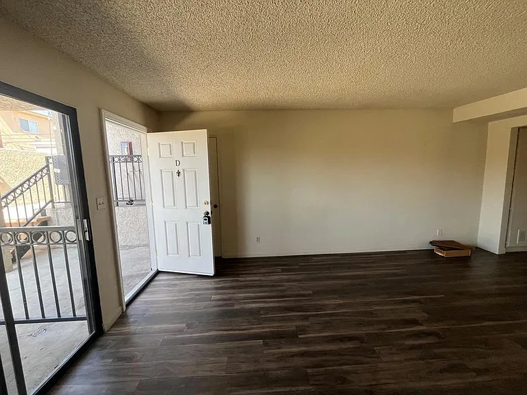 449 E Providencia Ave #D — Photo 2