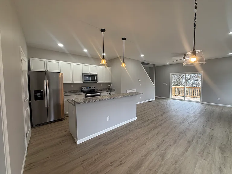 296-298 Williamsburg Ln #1 — Photo 4