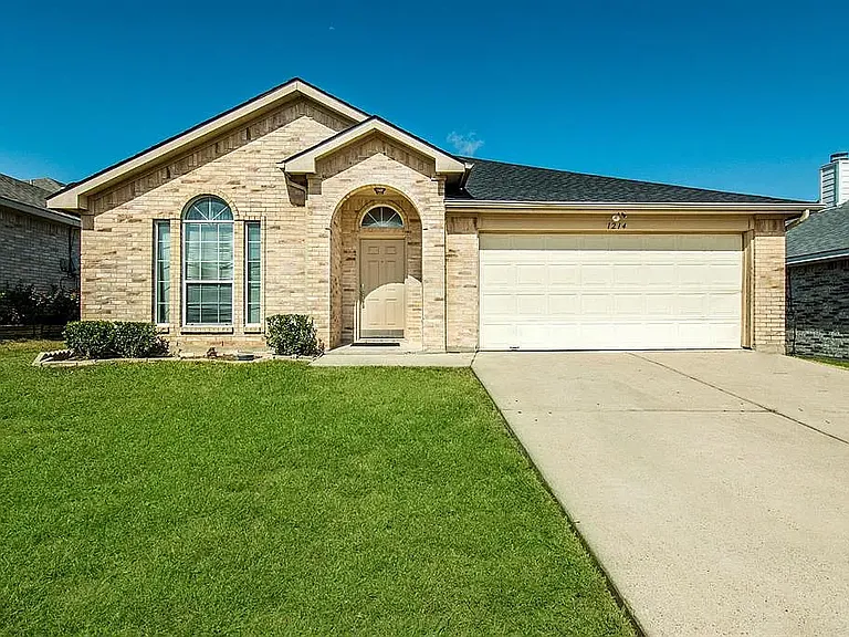 1214 Varacruz Dr — Photo 1