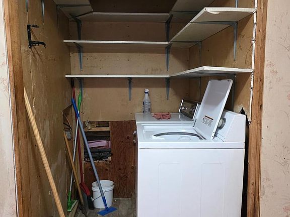 4th image of 305 Oak Ave