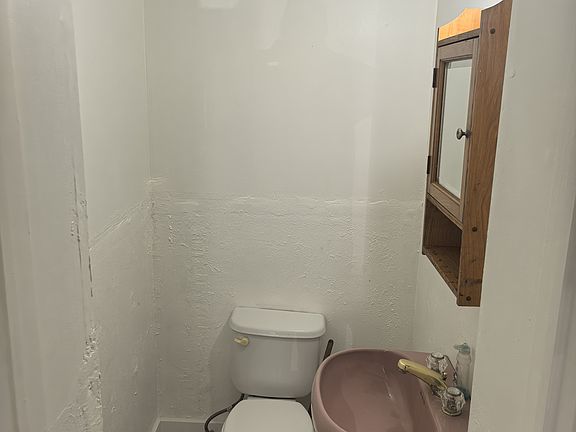 4th image of 367 W 13th Ave