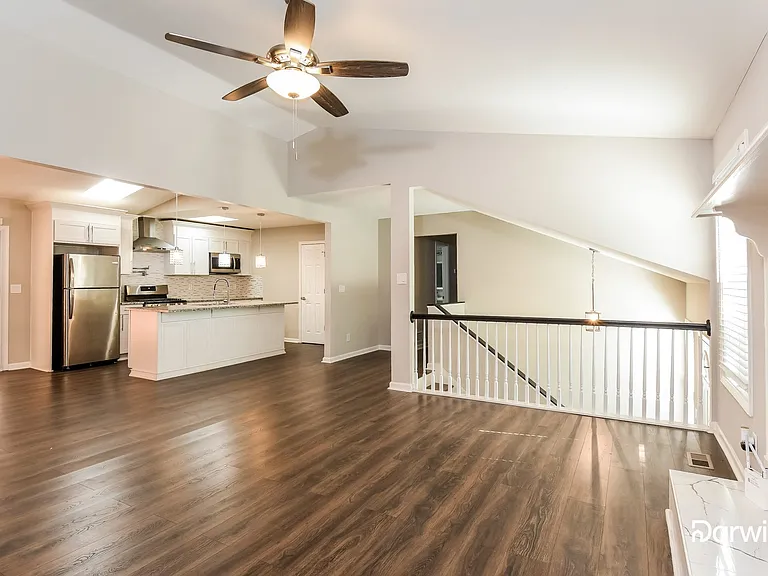517 Hollow Ct — Photo 5