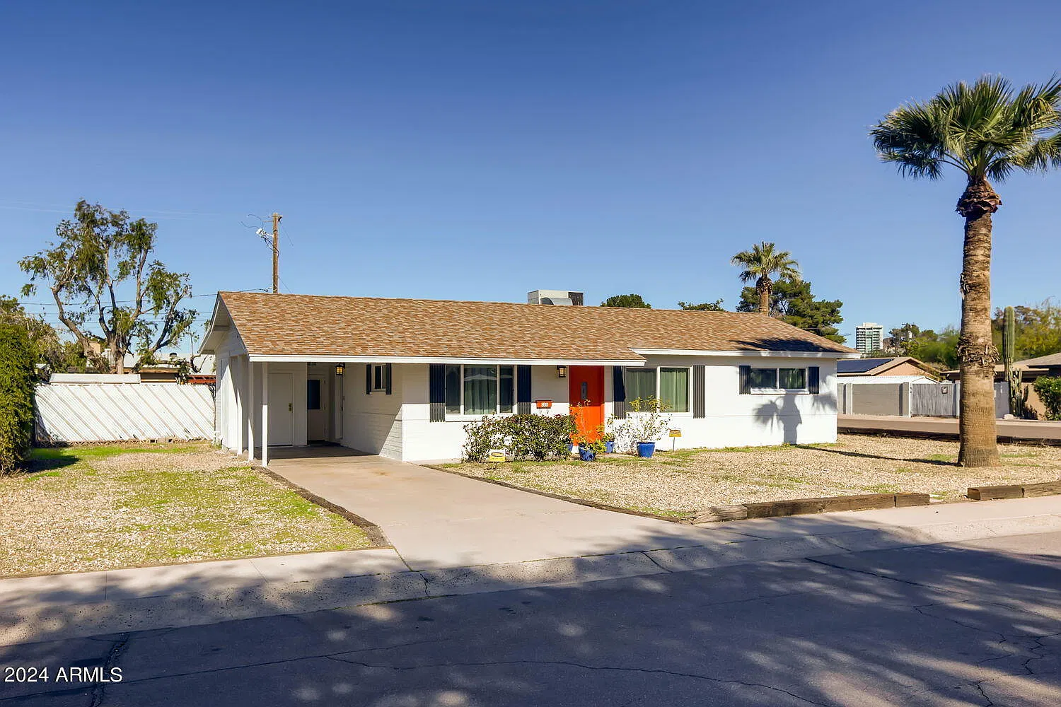 3 bed, 2.0 bath, 1200 sqft, $2,500 — Photo 2