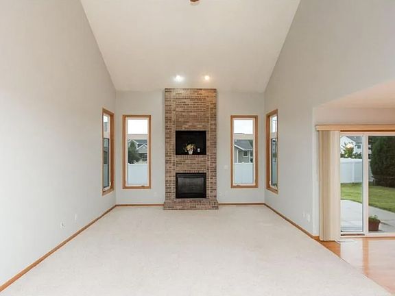 3rd image of 7329 Walden Rd NE