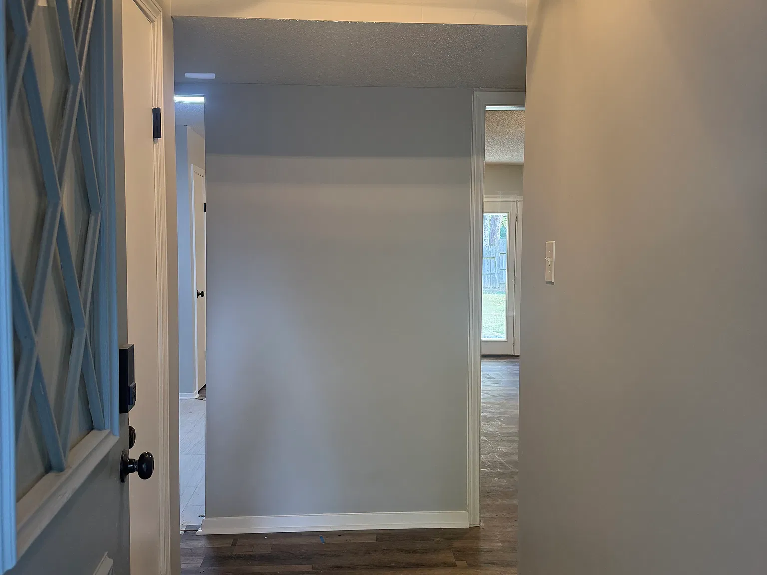 3 bed, 1289 sqft, $1,800 — Photo 2
