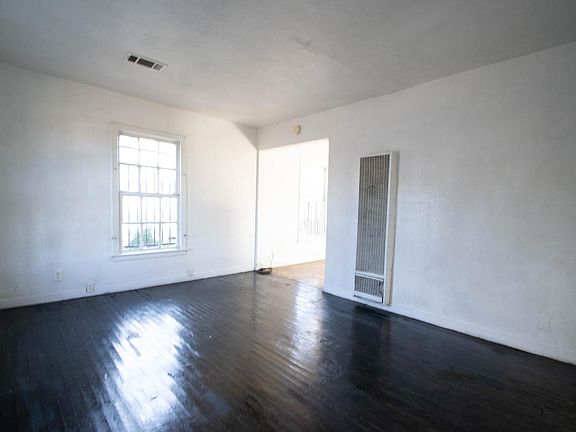 3rd image of 2235 Stovall Dr