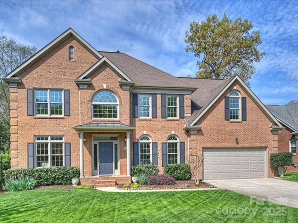 213 Walnut Point Dr, Matthews, NC 28105