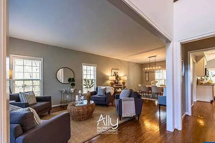 170 W Rosewood Dr — Photo 8