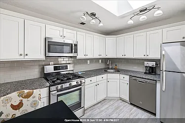 1150 River Road, #PHB