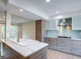 9513 Burdett Rd, Burke, VA 22015