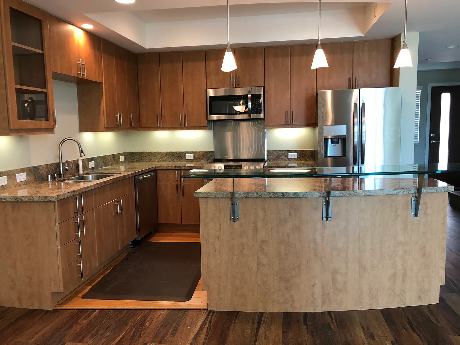 2 bed, 2.5 bath, 1542 sqft, $4,150 — Photo 1