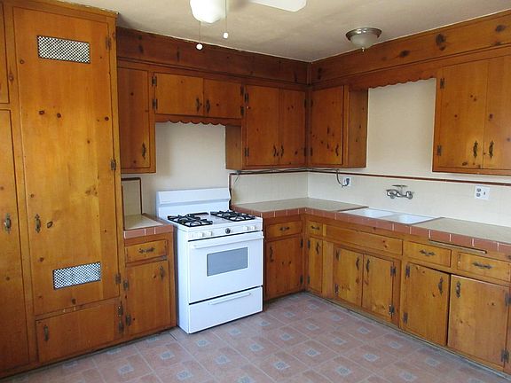 4th image of 2516 Mathews Ave