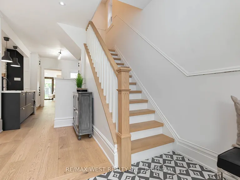 469 Clendenan Ave — Photo 12