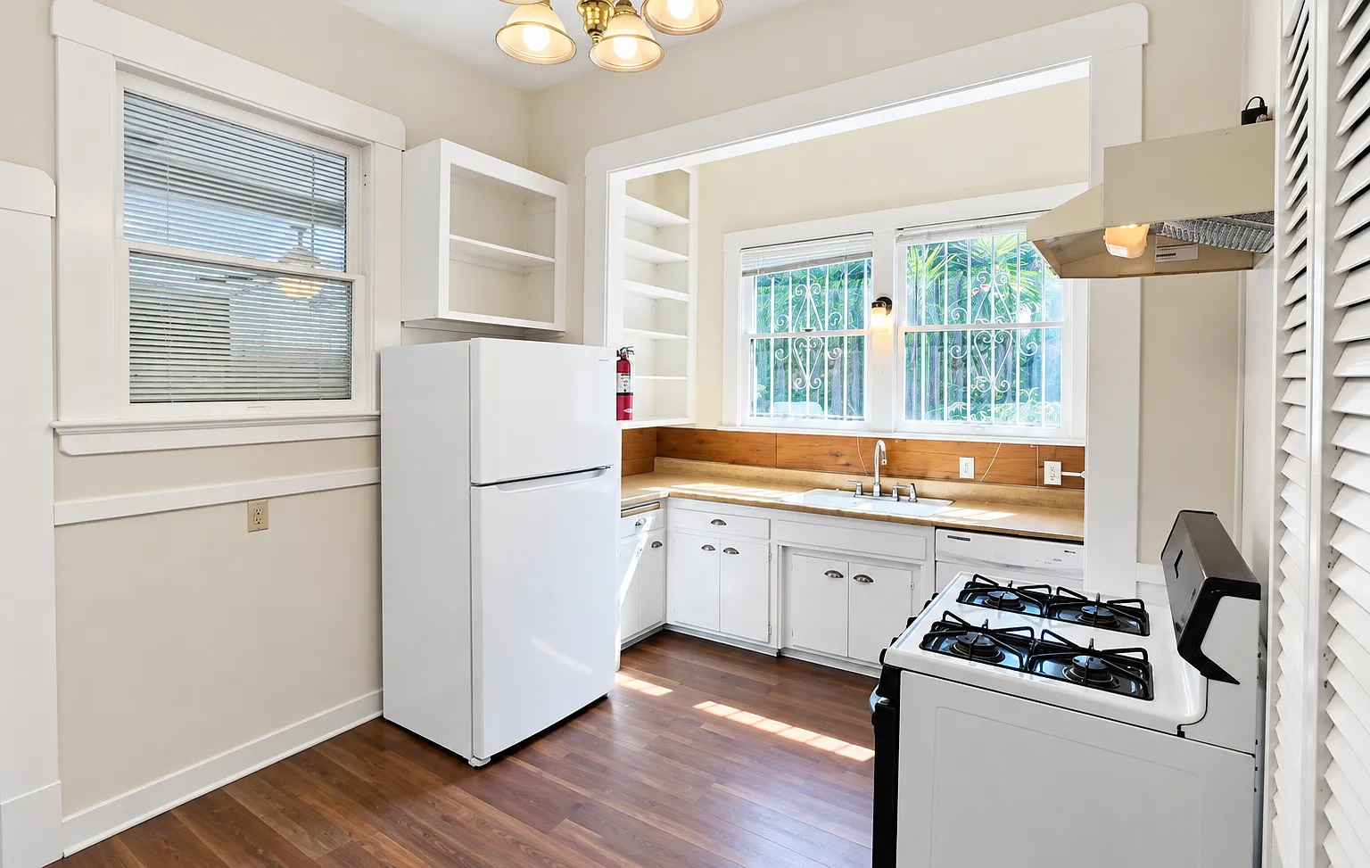 4 bed, 1044 sqft, $6,495 — Photo 4