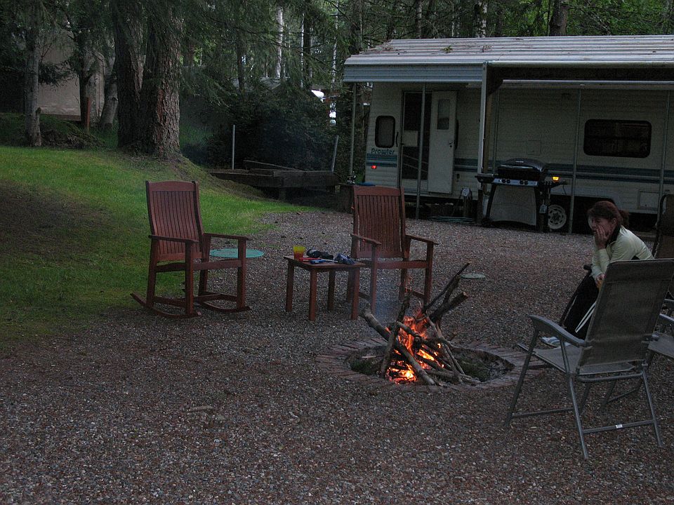 2nd image of 413 W Madrona Blvd NW