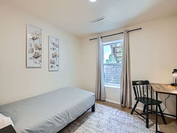 2nd image of 3813 Somerset Dr #B1