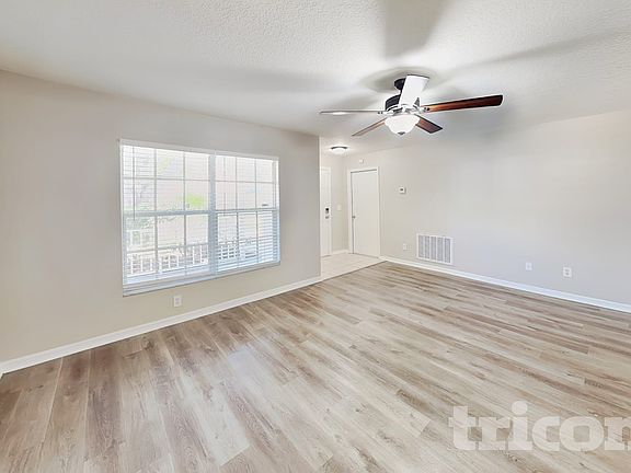 3rd image of 14926 Deer Meadow Dr