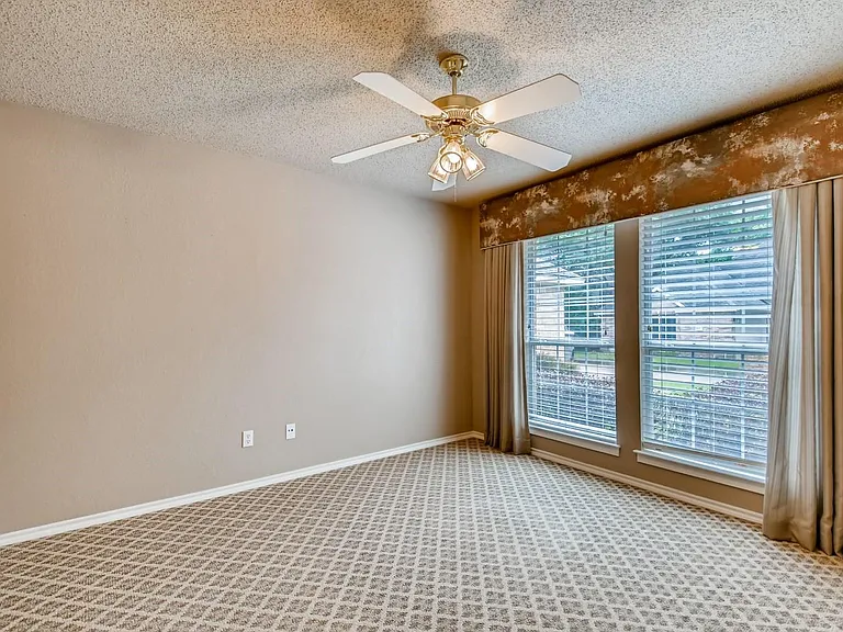 5930 River Bend Dr — Photo 28