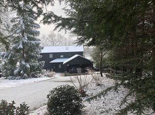 925 Walker Point Rd, Hayesville, NC 28904