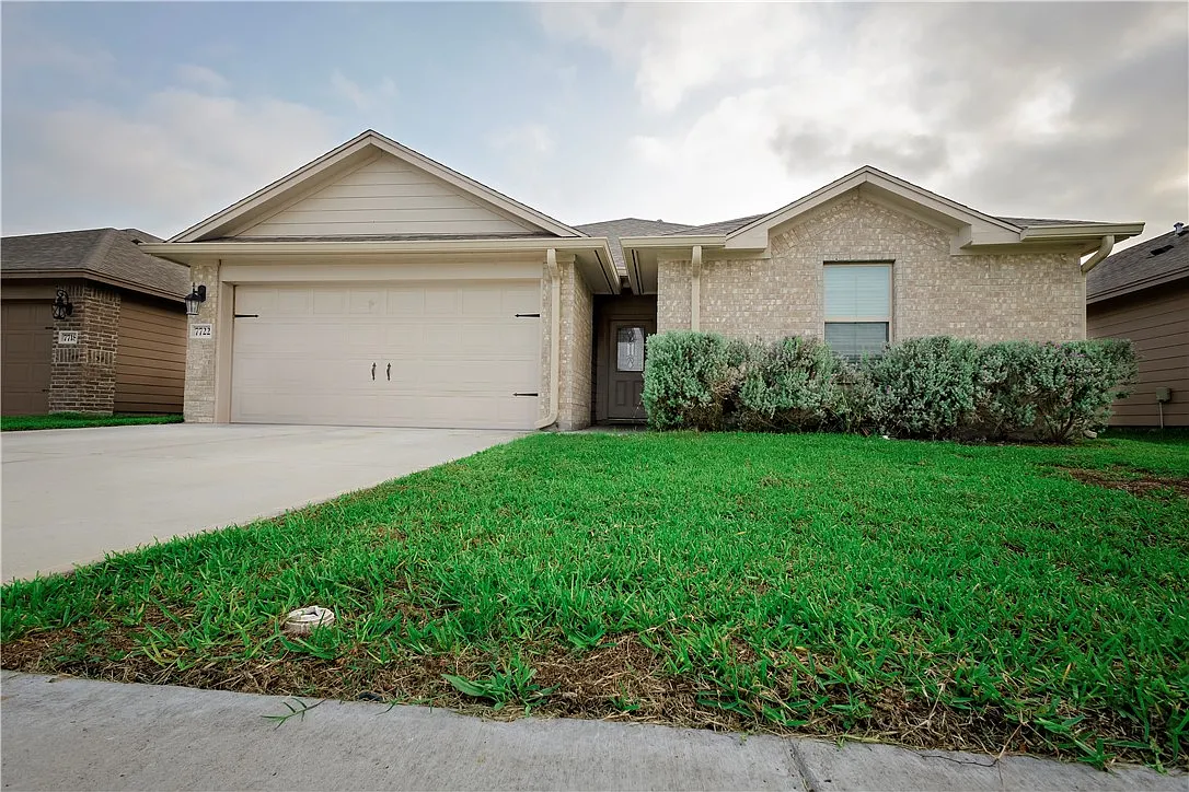 3 bed, 1415 sqft, $1,950 — Photo 2