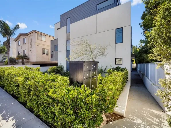 615 Aviation Way, Manhattan Beach, CA 90266