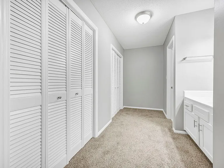 Landmark Woods Apartment Homes — Photo 34