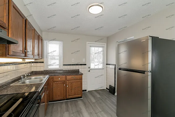 1147 Darr Dr — Photo 7