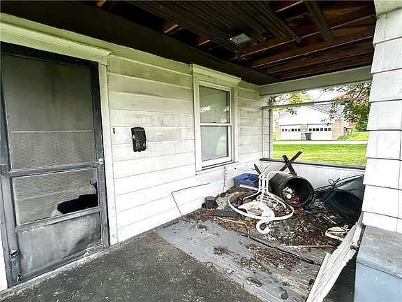 2nd image of 29 W Wylie St