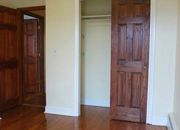 3rd image of 272 Buttrick Ave