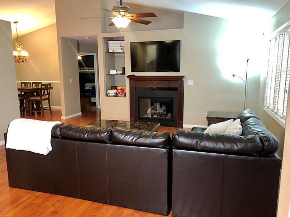 2nd image of 12 Lancaster Ln