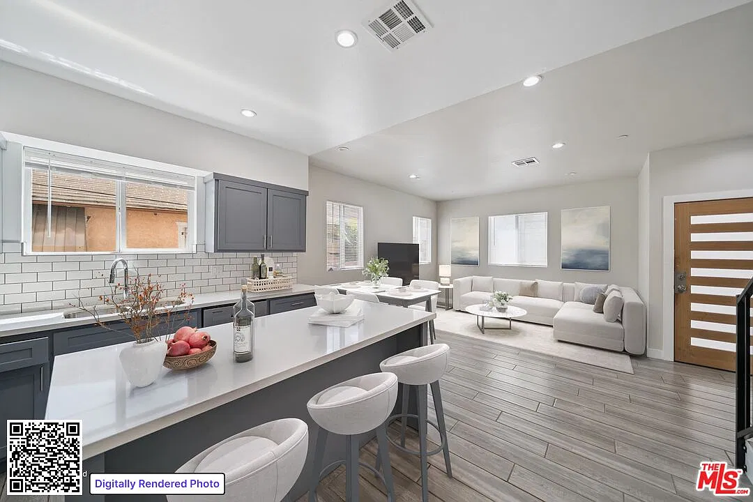 3 bed, 3.5 bath, 1900 sqft, $3,695 — Photo 2