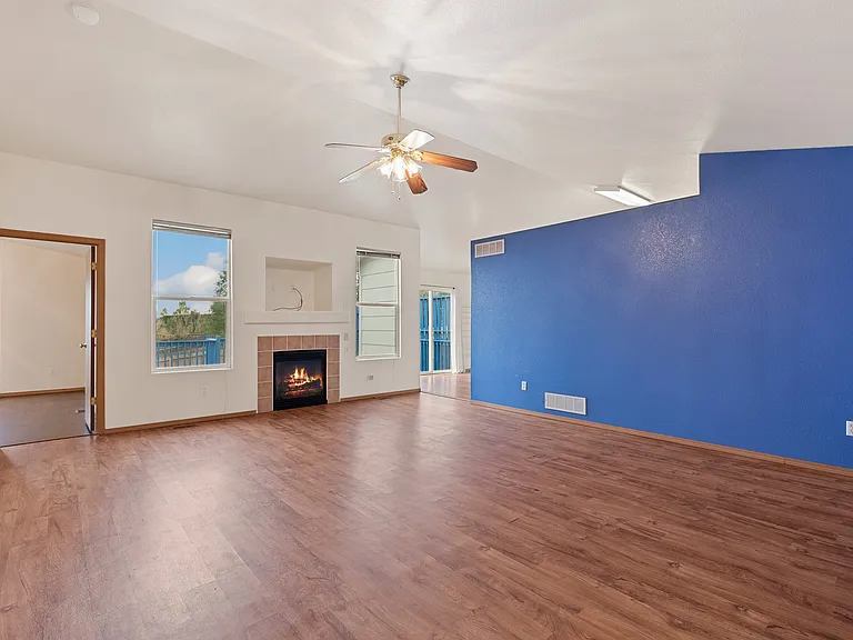 1035 Lords Hill Dr — Photo 7