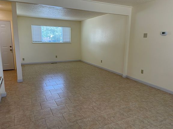 5th image of 1805 Chelwood Park Blvd NE