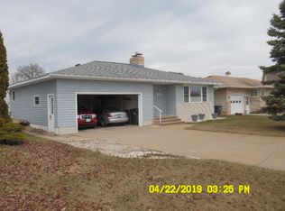 2404 3rd Ave S, Escanaba, MI 49829