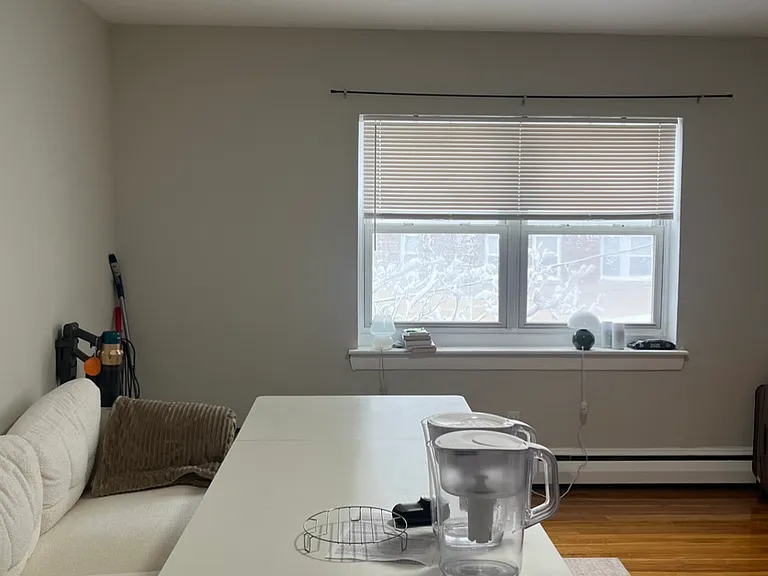 46 Chiswick Rd #6 — Photo 2