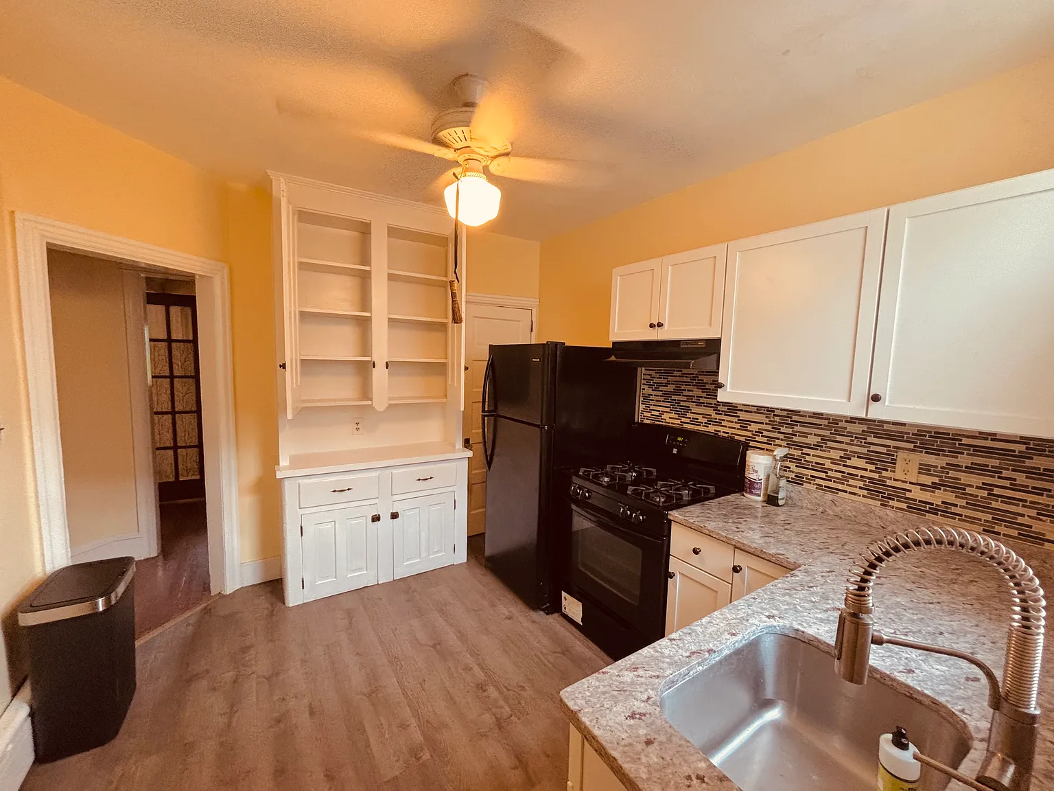 1 bed, 450 sqft, $1,290 — Photo 3