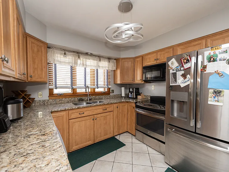 423 Goldthwaite Rd — Photo 9