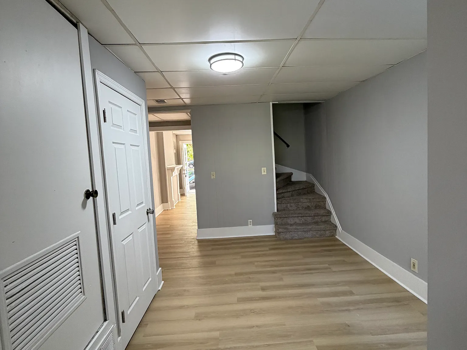 2 bed, 1000 sqft, $1,525 — Photo 3