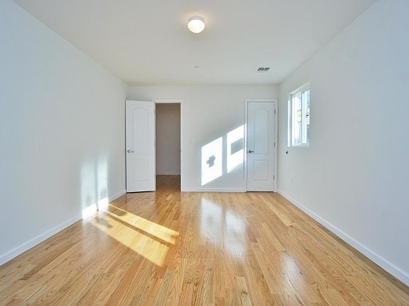 5th image of 37 Mountainview Ave
