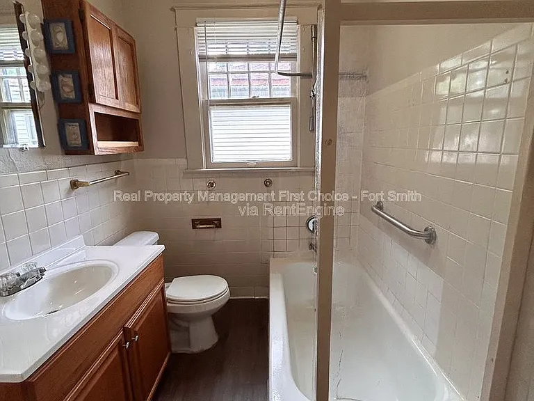 811 N 41st St — Photo 17