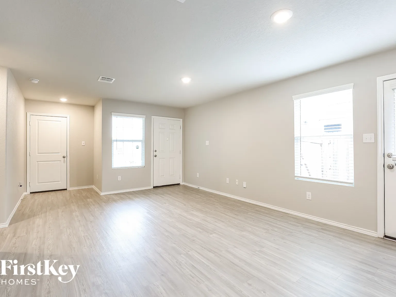 3 bed, 2.0 bath, 1016 sqft, $1,635 — Photo 4