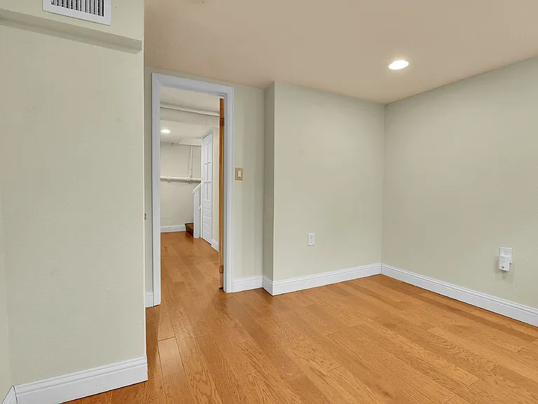 2245 S Franklin St — Photo 38